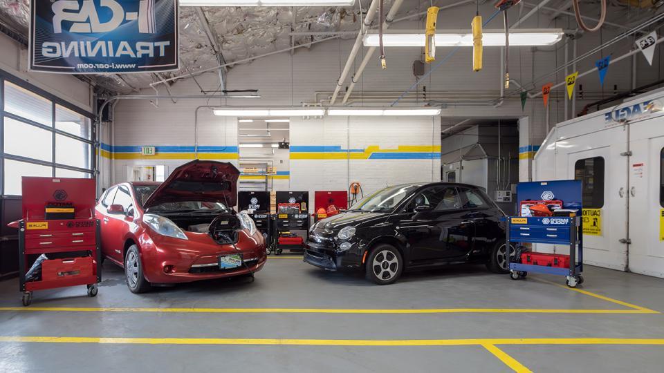 Electronic Cars in the Automotive Bay